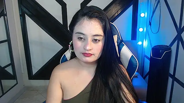 Snapshot of gabriela_tm1 chatting on 06-19-26, 02:32 gabriela tm1 online show from 06-19-26, 02:32
