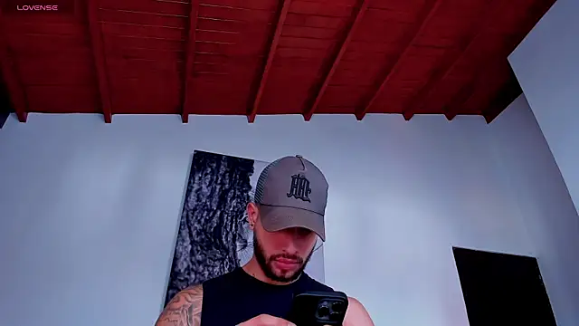 Snapshot of Santos_ramirez1 chatting on 03-31-26, 02:28 Santos ramirez1 online show from 03-31-26, 02:28