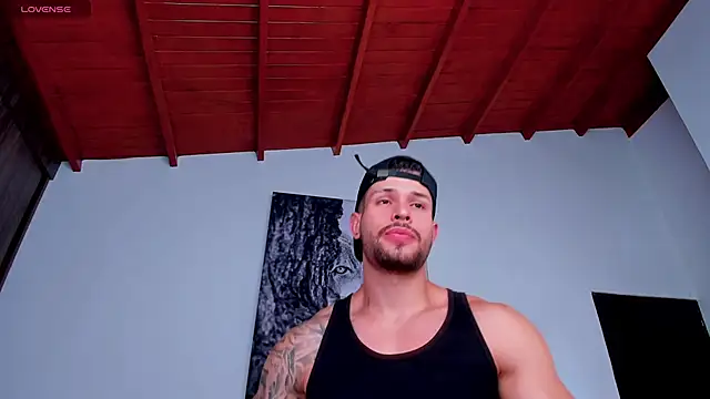 Snapshot of Santos_ramirez1 chatting on 04-11-26, 02:32 Santos ramirez1 online show from 04-11-26, 02:32