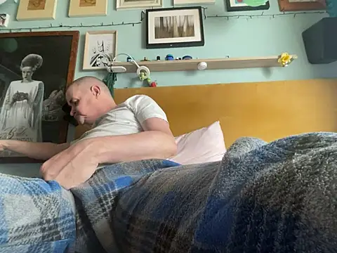 MyCockWantsYourWetVagina online show from 04-14-26, 10:21