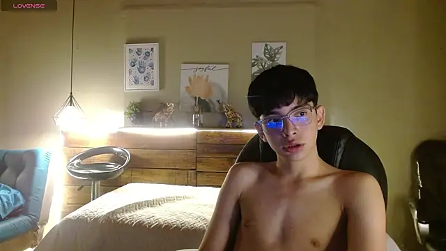 SantiTwinkyy online show from 04-07-26, 12:49