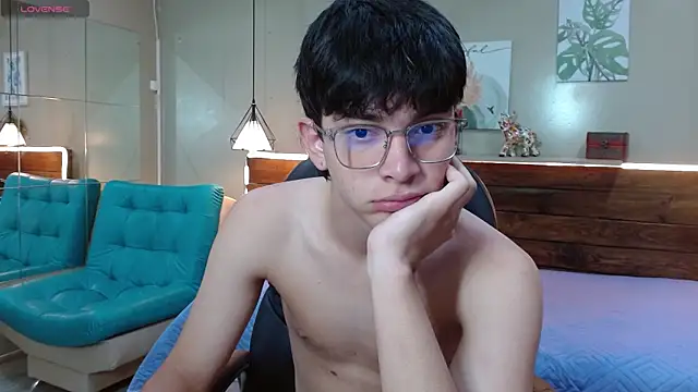 SantiTwinkyy online show from 04-17-26, 12:19