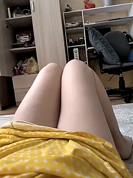 Snapshot of _Yourpussy_ chatting on 04-16-26, 03:35 Yourpussy online show from 04-16-26, 03:35