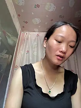 Snapshot of Jolinie chatting on 04-13-26, 04:18 Jolinie online show from 04-13-26, 04:18