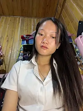 Snapshot of Jolinie chatting on 04-23-26, 12:29 Jolinie online show from 04-23-26, 12:29
