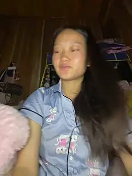 Snapshot of Jolinie chatting on 04-28-26, 05:23 Jolinie online show from 04-28-26, 05:23