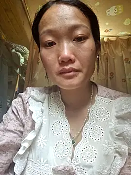 Snapshot of Jolinie chatting on 05-20-26, 10:54 Jolinie online show from 05-20-26, 10:54
