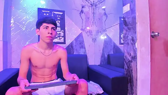 Snapshot of ansel_26 chatting on 04-09-26, 06:24 ansel 26 online show from 04-09-26, 06:24