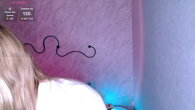 LulyDOLL online show from 04-10-26, 06:51