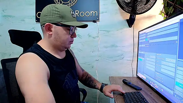 maximo daddy online show from 05-03-26, 12:00