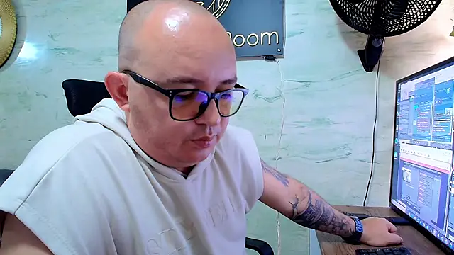 maximo daddy online show from 05-10-26, 01:49