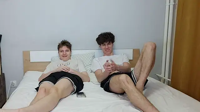 Snapshot of 1gay1straight chatting on 03-27-26, 10:09 1gay1straight online show from 03-27-26, 10:09