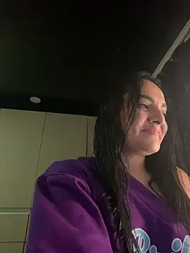 Snapshot of Alessia_Peach chatting on 03-27-26, 06:18 Alessia Peach online show from 03-27-26, 06:18