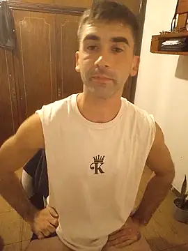 Snapshot of Tomasselo chatting on 04-14-26, 01:55 Tomasselo online show from 04-14-26, 01:55