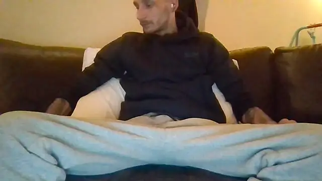 feetlovrr94 online show from 05-17-26, 12:41
