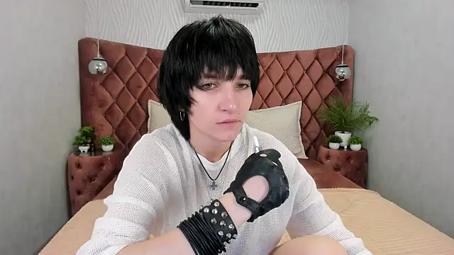 Snapshot of AdonBev chatting on 06-07-26, 06:28 AdonBev online show from 06-07-26, 06:28
