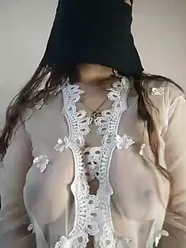 Snapshot of Yasmin_Oh chatting on 06-15-26, 09:39 Yasmin Oh online show from 06-15-26, 09:39