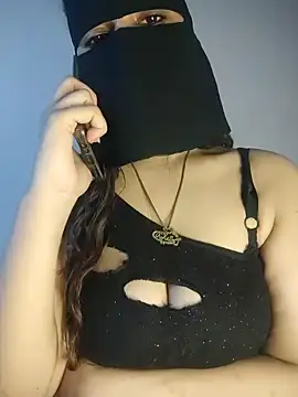 Snapshot of Yasmin_Oh chatting on 07-19-26, 09:07 Yasmin Oh online show from 07-19-26, 09:07