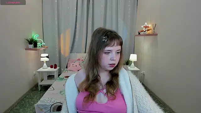 Snapshot of LeonaHicks chatting on 03-26-26, 06:08 LeonaHicks online show from 03-26-26, 06:08