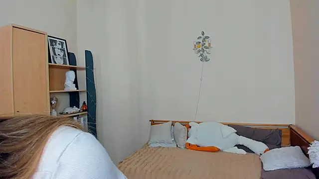 Snapshot of VioletteClaire chatting on 05-15-26, 07:59 VioletteClaire online show from 05-15-26, 07:59