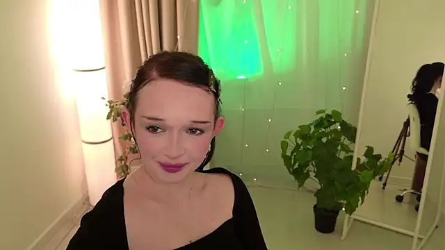 Flora Ray online show from 04-01-26, 01:41