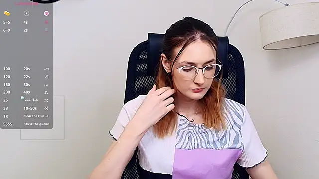 LoraLanett online show from 05-08-26, 02:55