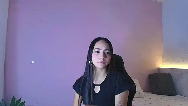 Snapshot of Daphne_Rosse chatting on 06-16-26, 11:46 Daphne Rosse online show from 06-16-26, 11:46