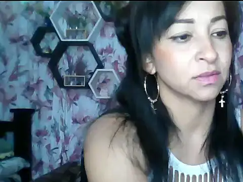 SusanCortez  online show from 05-23-26, 07:51