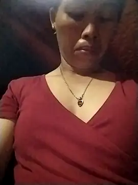 Snapshot of Ely-cute2k chatting on 04-27-26, 01:53 Ely-cute2k online show from 04-27-26, 01:53