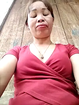 Snapshot of Ely-cute2k chatting on 04-28-26, 01:59 Ely-cute2k online show from 04-28-26, 01:59