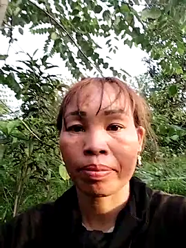 Snapshot of Ely-cute2k chatting on 06-17-26, 11:01 Ely-cute2k online show from 06-17-26, 11:01