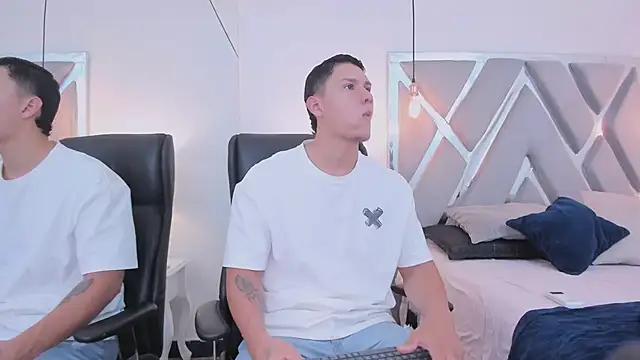 Chriss Diamond online show from 04-16-26, 08:09