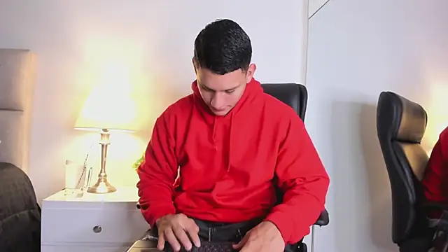 Chriss Diamond online show from 06-17-26, 07:48