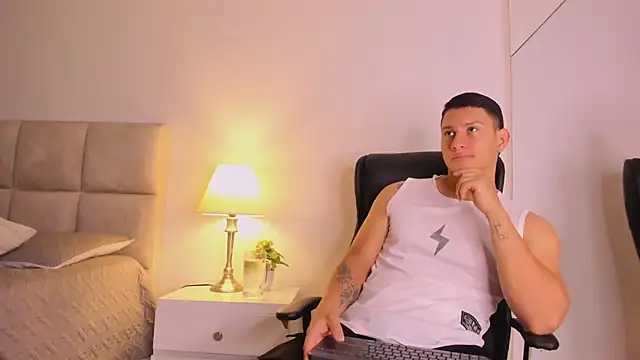 Chriss Diamond online show from 06-20-26, 08:11