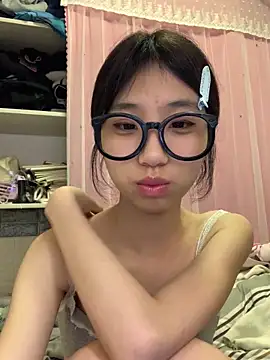 Snapshot of nina5201 chatting on 04-08-26, 04:18 nina5201 online show from 04-08-26, 04:18