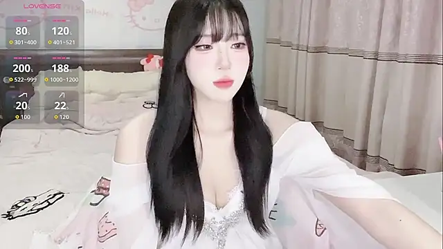 YINUO-QJ online show from 04-24-26, 03:25