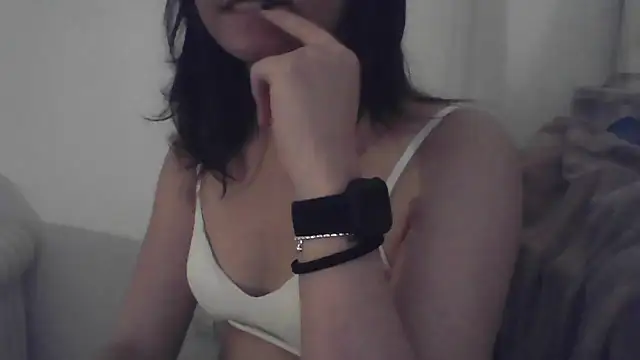 Snapshot of HoneyDrip_1 chatting on 04-20-26, 01:47 HoneyDrip 1 online show from 04-20-26, 01:47