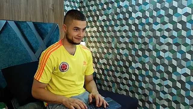 Snapshot of Joaho_Fernandez chatting on 06-14-26, 02:24 Joaho Fernandez online show from 06-14-26, 02:24