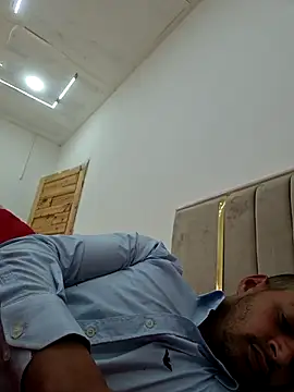 QueueedActivist online show from 03-28-26, 05:45