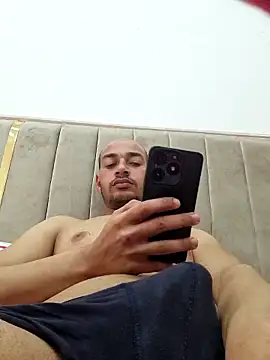 QueueedActivist online show from 03-29-26, 05:24