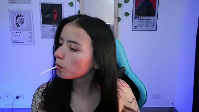 JadeMonet  online show from 03-25-26, 01:44