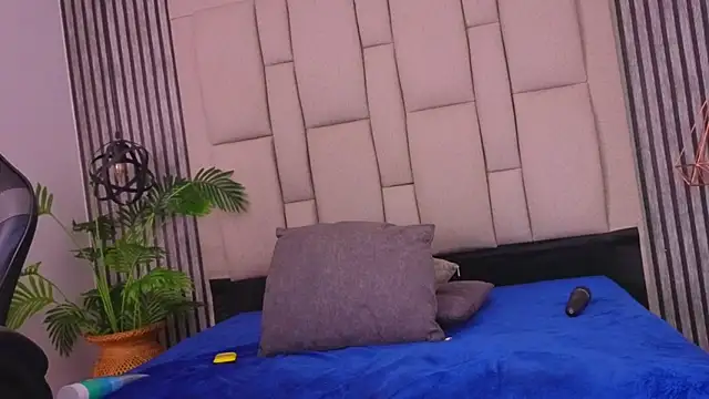 Snapshot of karamoss chatting on 04-21-26, 01:42 karamoss online show from 04-21-26, 01:42