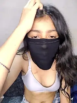 Prihu143 online show from 06-18-26, 04:44