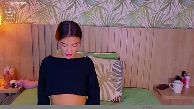 Snapshot of Charlott__18 chatting on 05-25-26, 12:55 Charlott 18 online show from 05-25-26, 12:55