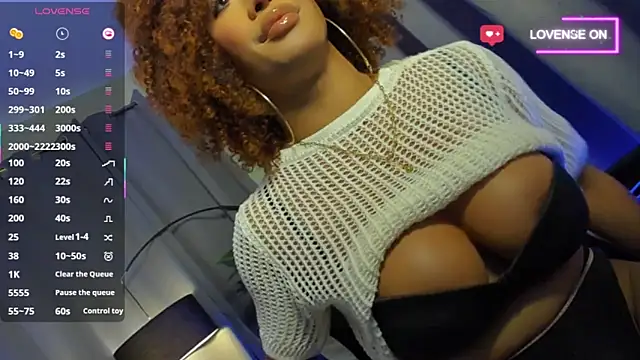 Snapshot of Molly_McQueen chatting on 04-05-26, 05:59 Molly McQueen online show from 04-05-26, 05:59