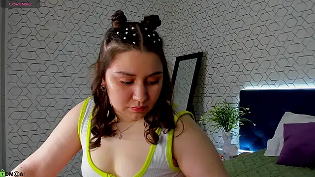 Maya Raay online show from 04-19-26, 01:05