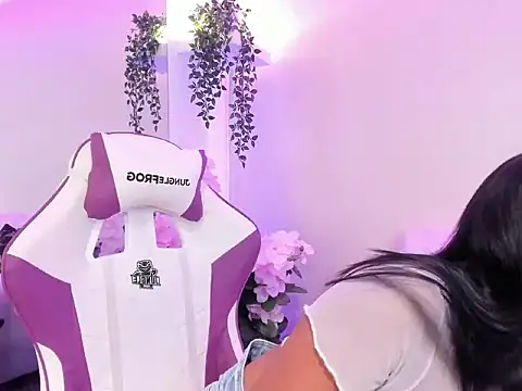 Daphnie Foxx online show from 04-10-26, 10:47