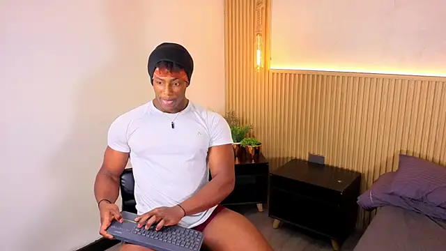 Snapshot of maxmuscle10 chatting on 06-09-26, 05:41 maxmuscle10 online show from 06-09-26, 05:41