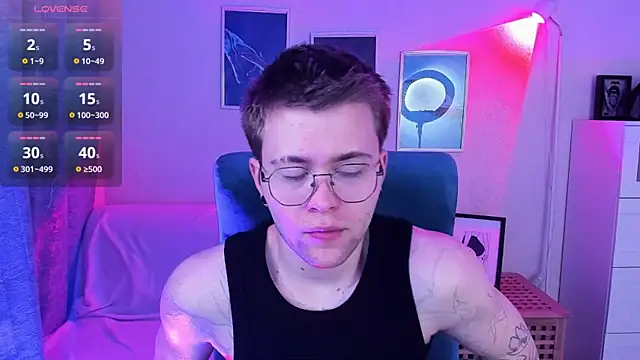 Snapshot of Thomas_Norton chatting on 05-27-26, 08:50 Thomas Norton online show from 05-27-26, 08:50