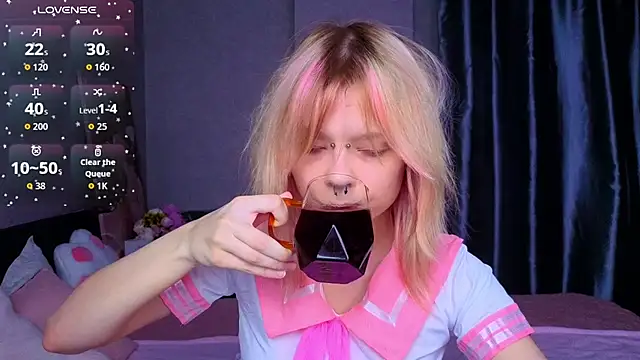 PerryKitty online show from 04-22-26, 07:59